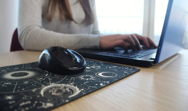 Travail de correction sur manuscrit